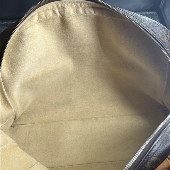 Louis Vuitton vintage Manhattan Monogram. pre-loved please refer to photos. - Picture 15 of 15